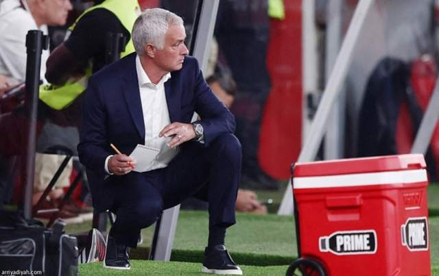 关于转会期意甲传出新动向，本菲卡防线松动，管理层表态——压力陡增，临场指挥获称赞的信息